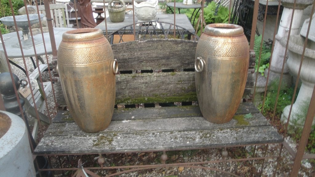 2 metalen vazen met ringen kruiken, Tuin en Terras, Tuinvazen, Ophalen of Verzenden, Nieuw