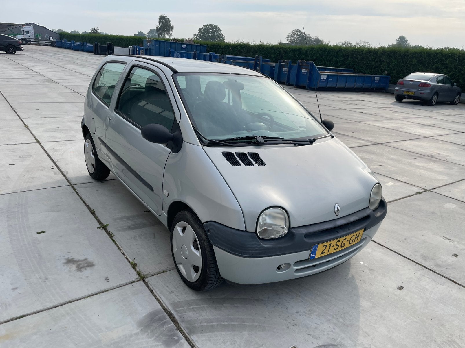 Renault Twingo 1.2 emotion 2006 nieuwe APK, Auto's, Voorwielaandrijving, Dealer onderhouden, 600 kg, 4 cilinders