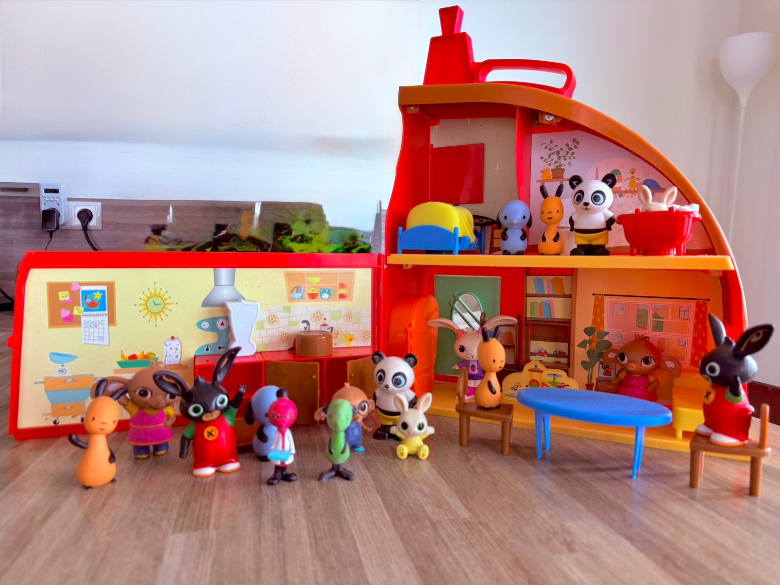 Bing huis compleet met figuren, Ophalen, Zo goed als nieuw, Poppenhuis