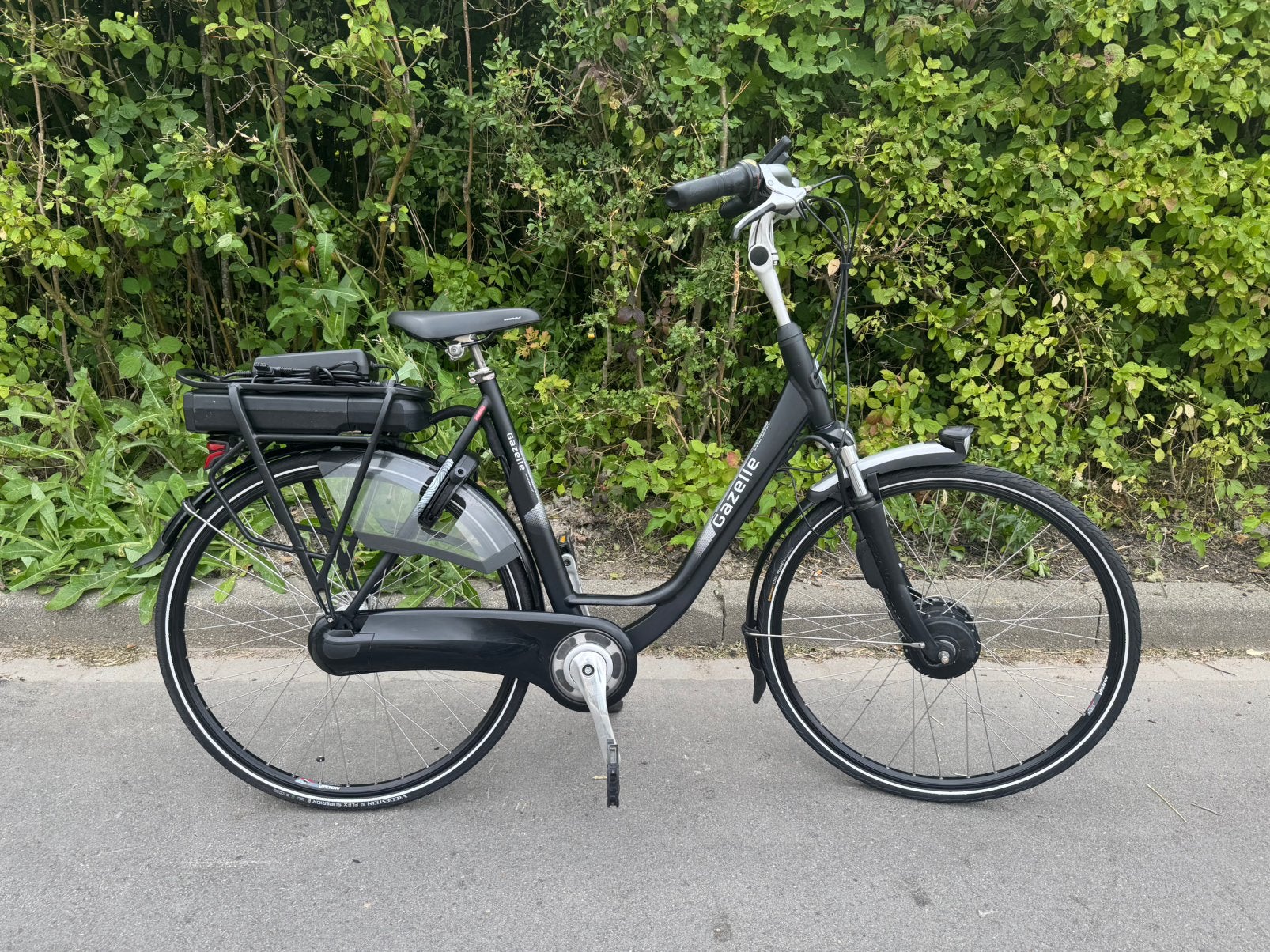 Gazelle orange c7+ elektrische fiets (Panasonic voorwiel), Ophalen, Zo goed als nieuw, 50 km per accu of meer, 55 tot 59 cm