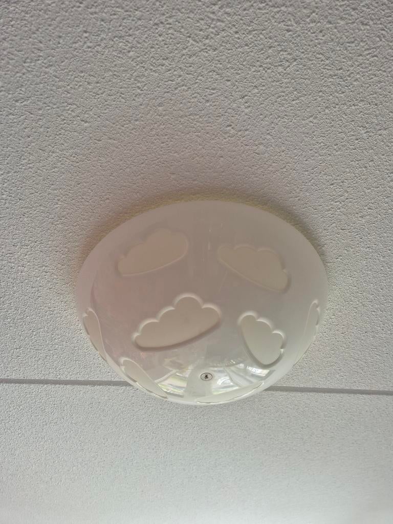 Leuke plafondlamp met wolken design IKEA, Huis en Inrichting, Lampen | Plafondlampen, Ophalen of Verzenden, Zo goed als nieuw