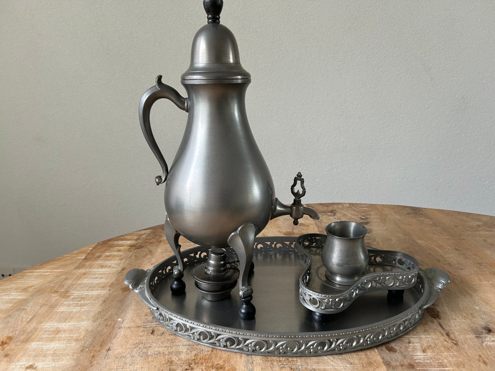 Antieke tinnen theeketel met dienblad en kopje, Antiek en Kunst, Ophalen