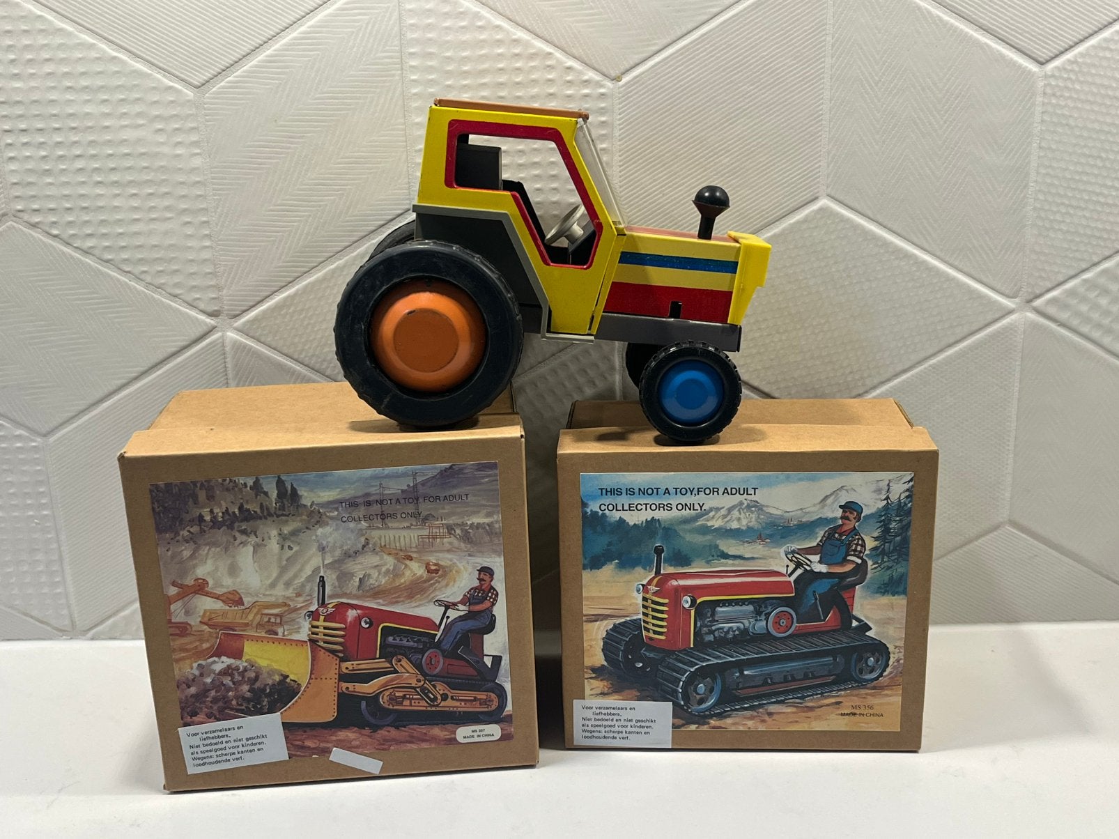 3 vintage blikken speelgoed werktuigen tractor shovel, Verzenden, Zo goed als nieuw