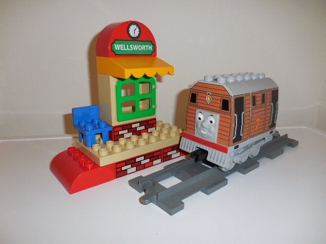Thomas de Trein Duplo Toby at Wellsworth Station 5555, Ophalen of Verzenden, Zo goed als nieuw