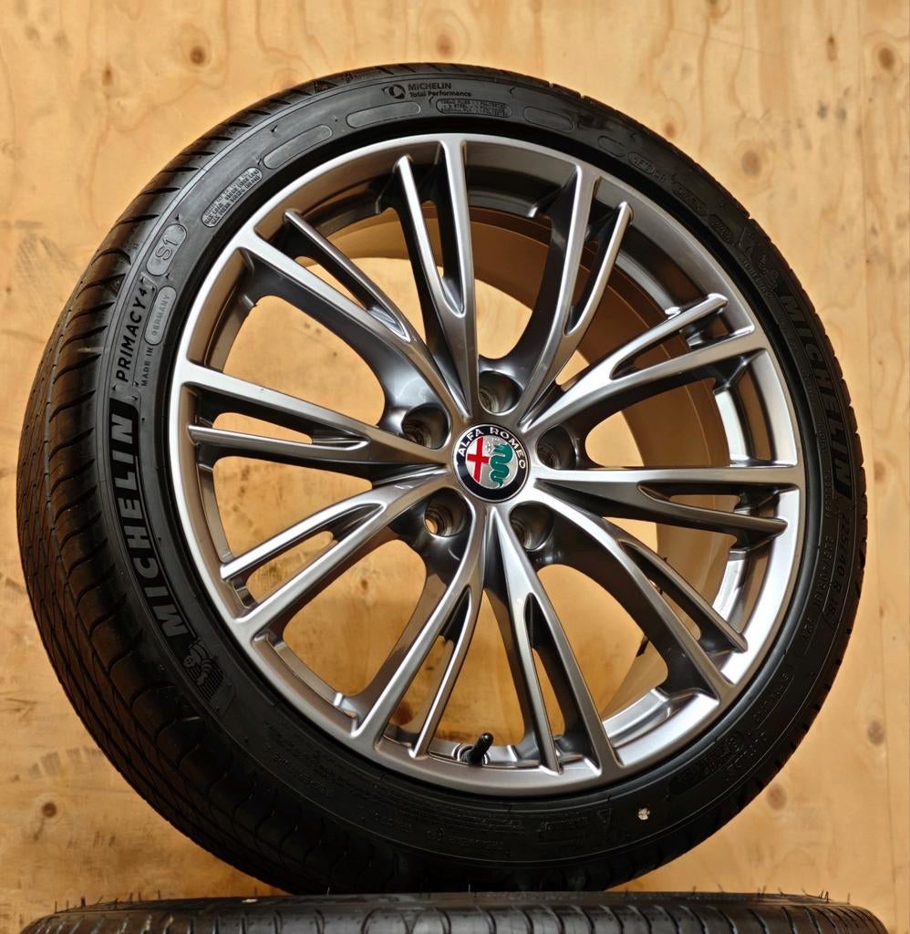 Org. 18" Alfa Romeo Giulietta velgen met Michelin banden, 18 inch, Gebruikt, Ar, Banden en Velgen