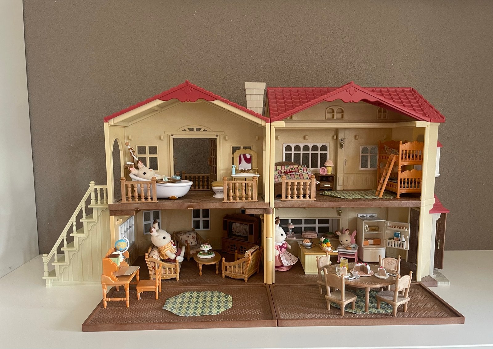 Sylvanian Families Poppenhuis met Familie en Meubels, Kinderen en Baby's, Speelgoed | Poppenhuizen, Zo goed als nieuw, Poppenhuis