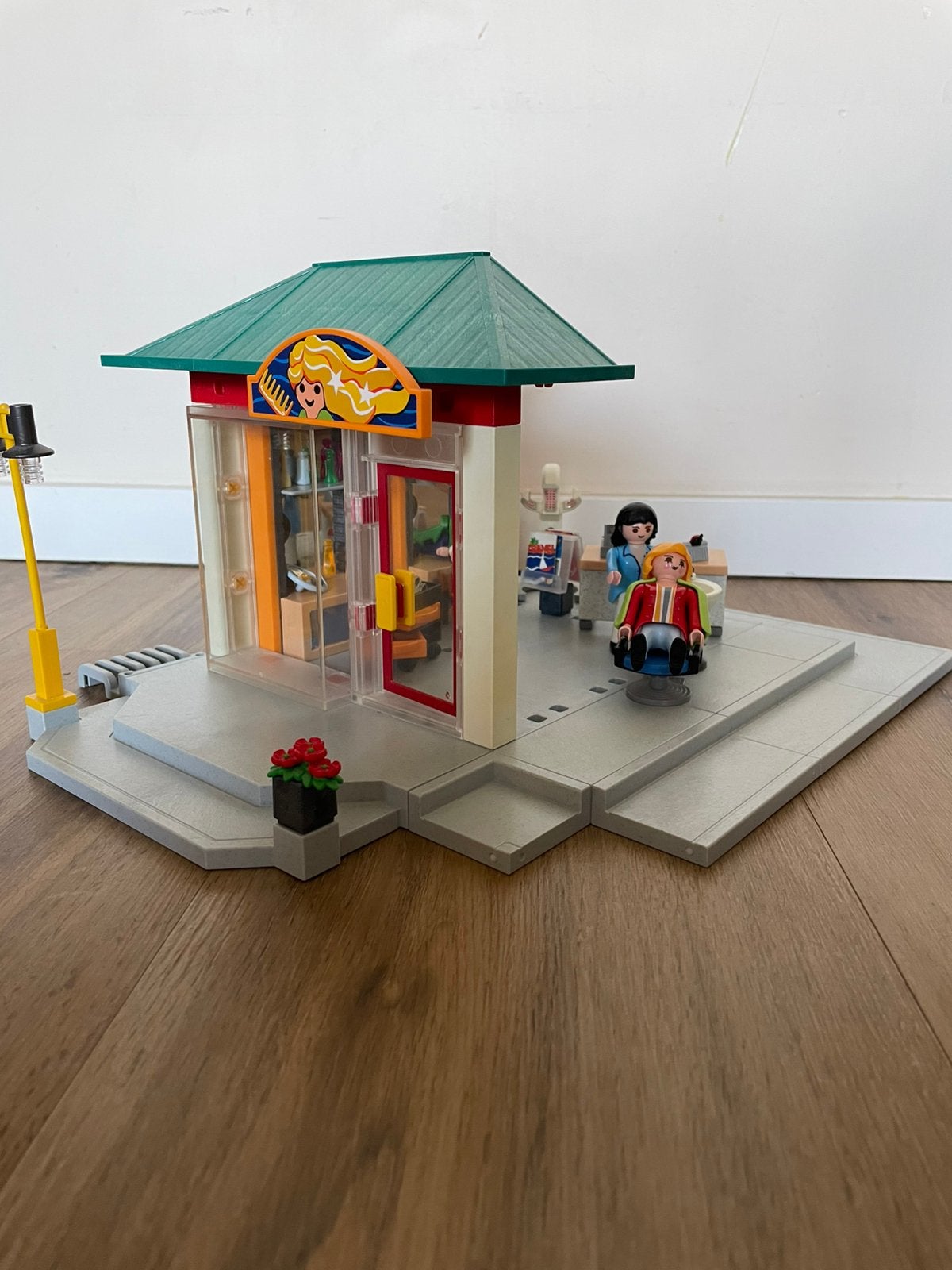 Playmobil kapper 4413 met winkelgebouw 7687, Ophalen of Verzenden, Zo goed als nieuw