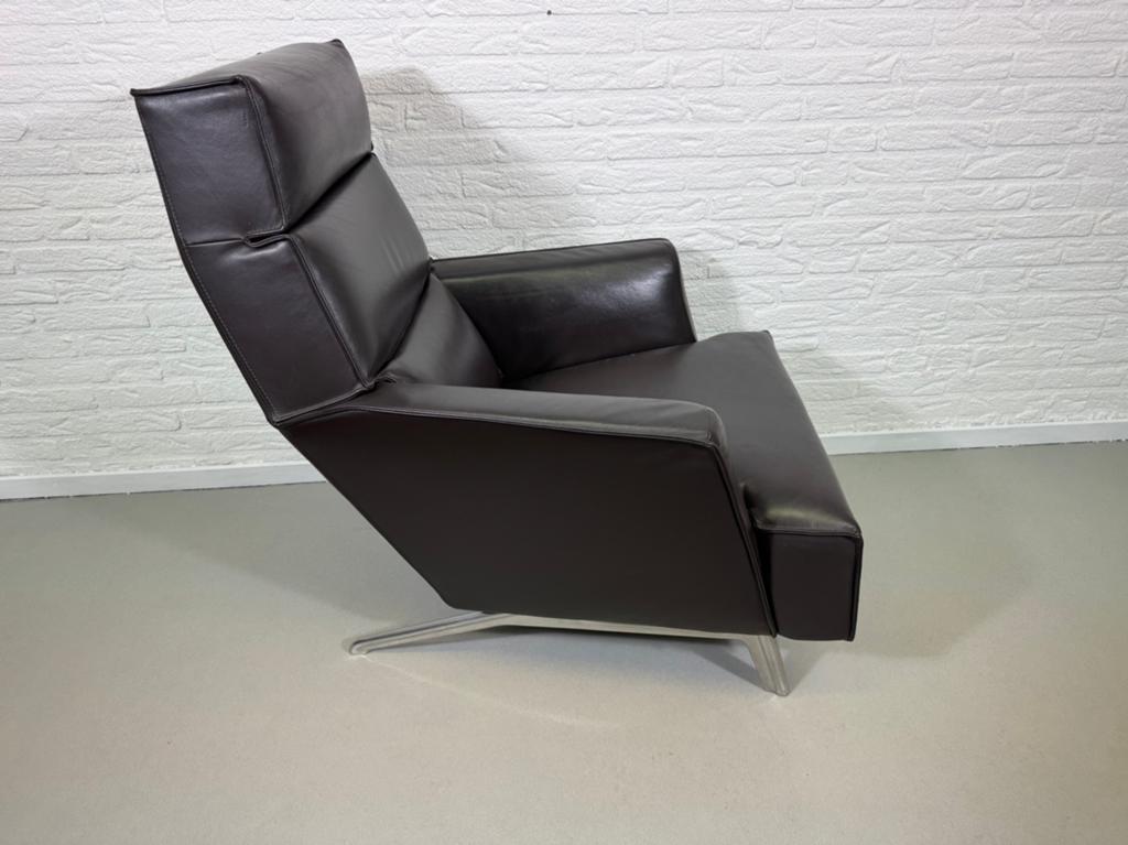 Design on stock solo fauteuil, Ophalen of Verzenden, Zo goed als nieuw, 50 tot 75 cm, Leer