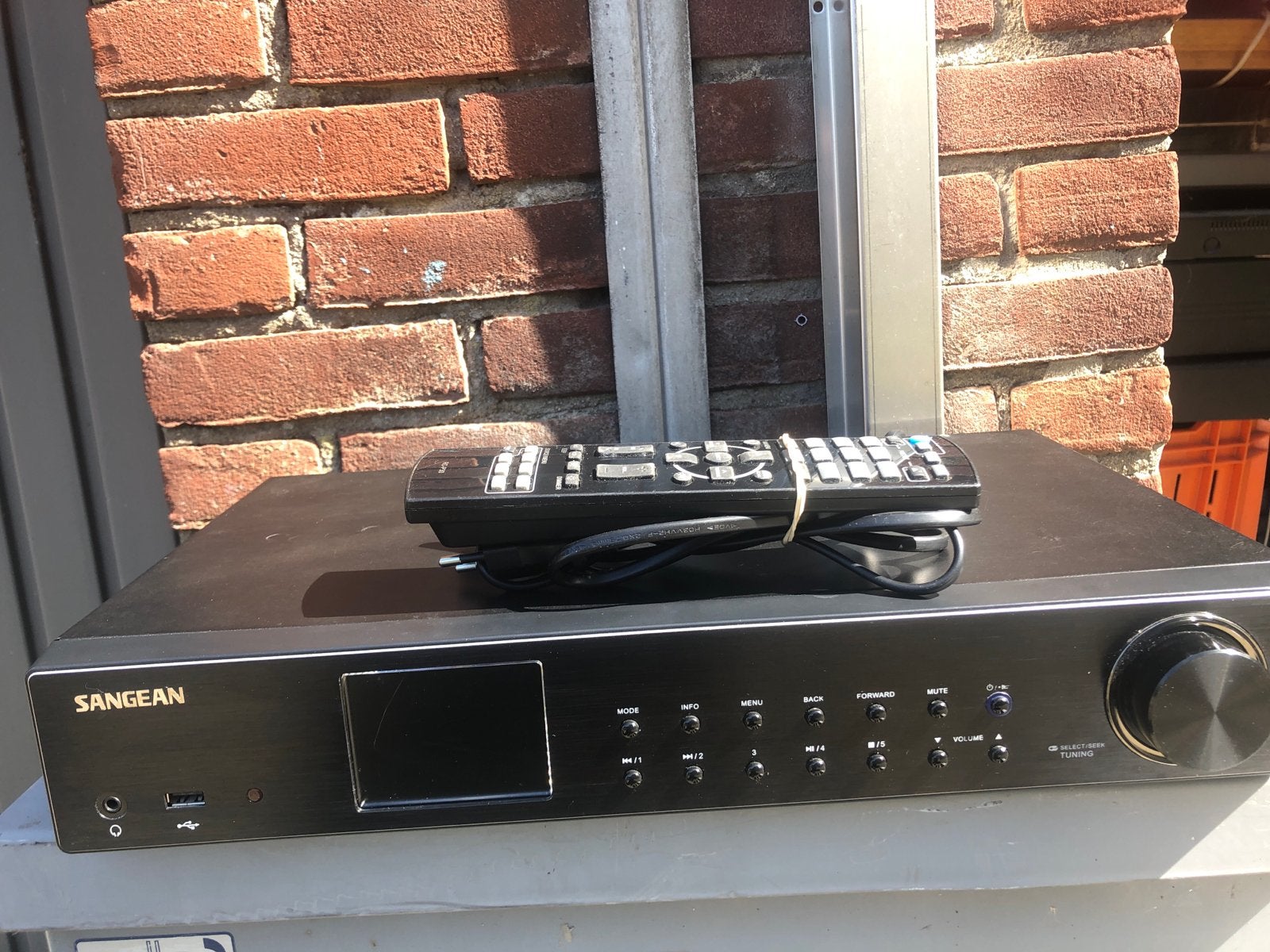 Sangean Digitale Hi-Fi Tuner met Bluetooth, Ophalen of Verzenden, Zo goed als nieuw