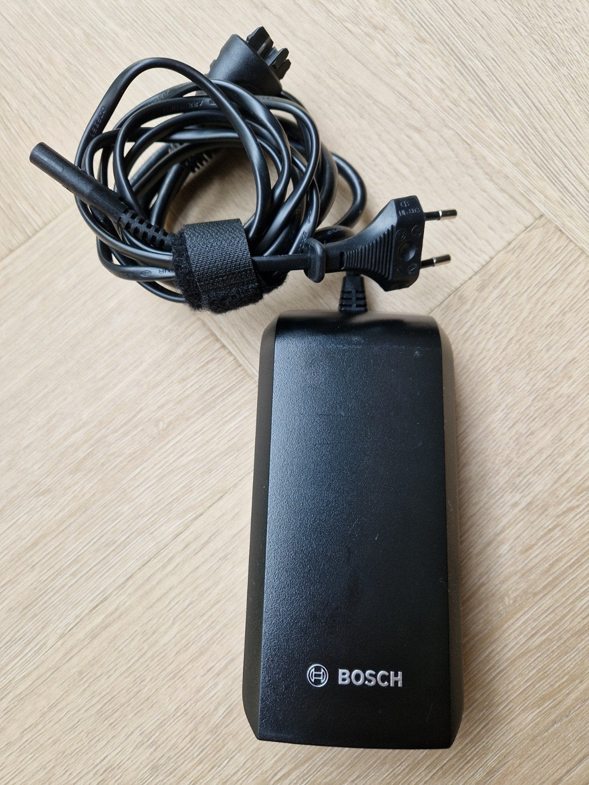 Bosch compact acculader BCS230 voor elektrische fiets, Ophalen, Zo goed als nieuw