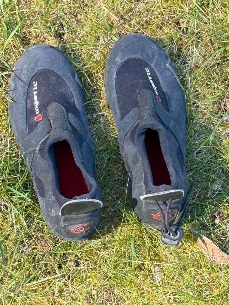 Surfschoentjes mystic maat 34, Ophalen of Verzenden, Gebruikt, Kind, Zeil- of Surfschoenen