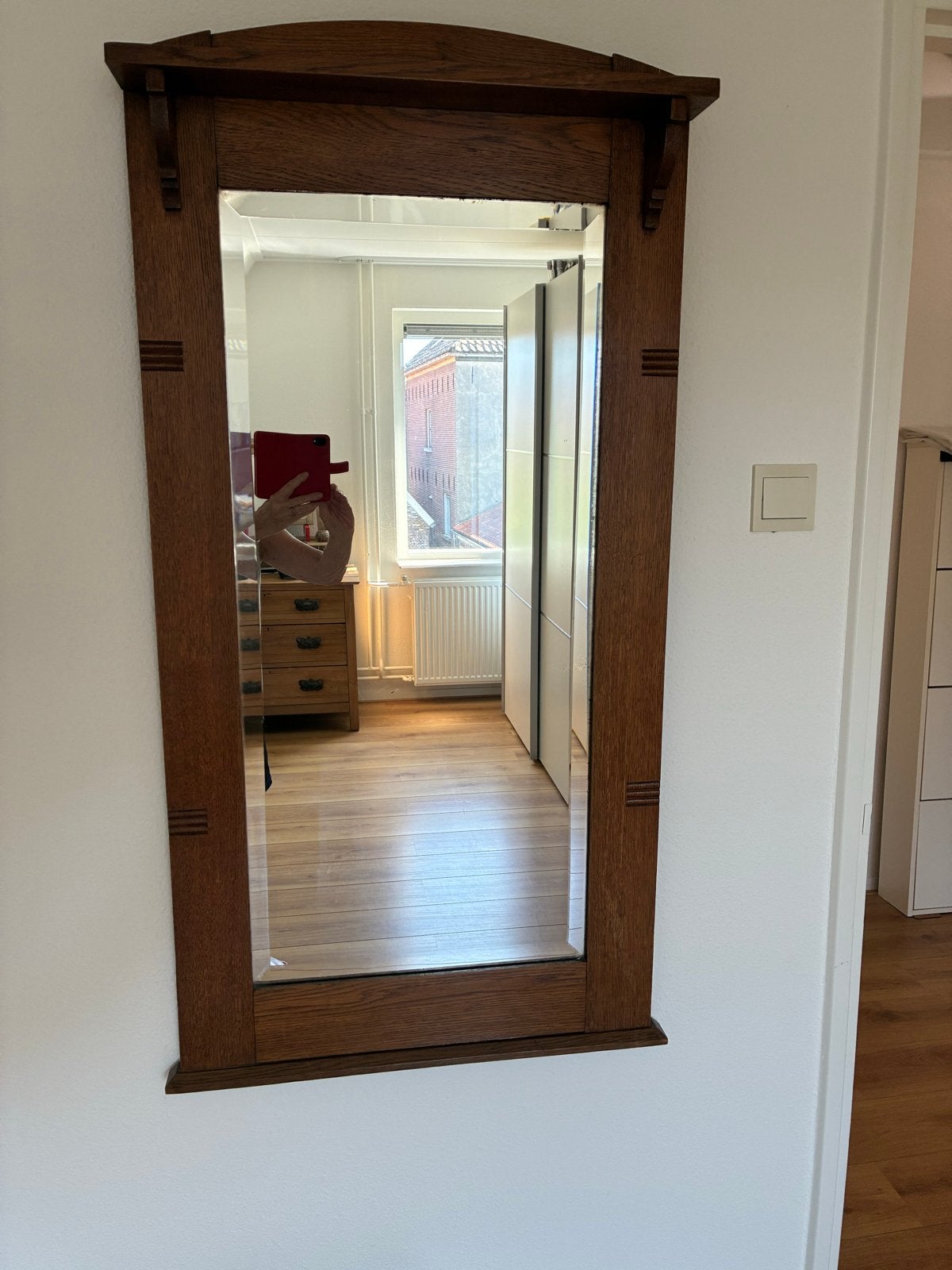 Mooie geslepen spiegel in eiken omlijsting, Ophalen, Gebruikt, 100 tot 150 cm, Rechthoekig