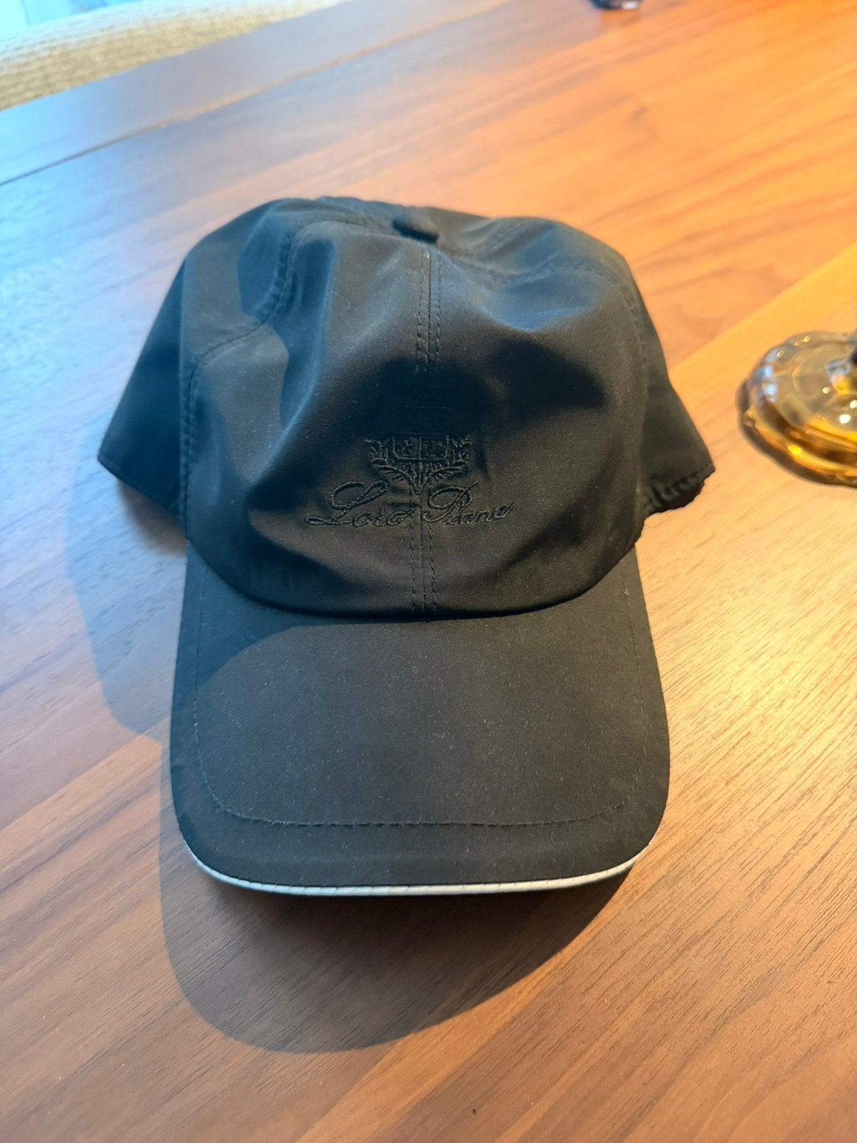 Loro Piana Pet, Ophalen, Zo goed als nieuw