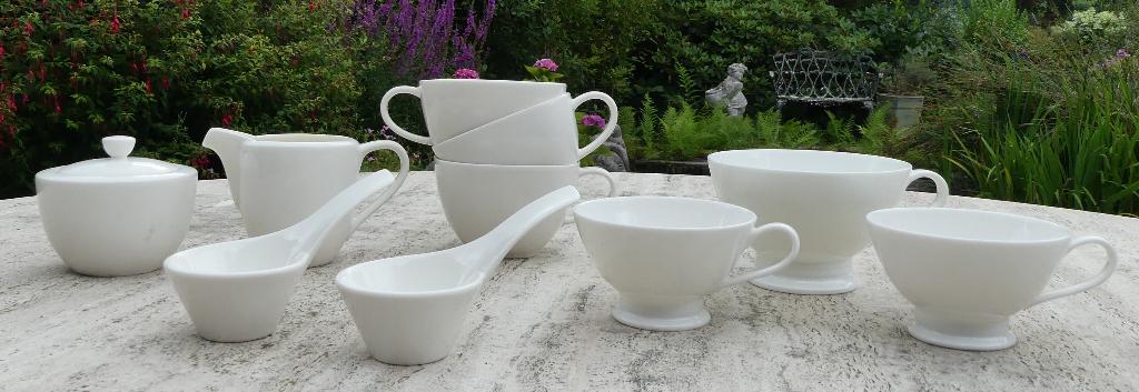 Villeroy & Boch Wit Roomstel + Koppen + Wave Dipschaaltjes, Ophalen of Verzenden, Nieuw, Porselein, Kop(pen) en/of Schotel(s)