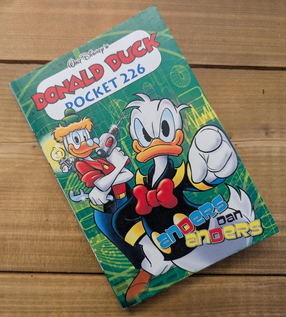Donald Duck Pocket 226 Anders Dan Anders ISBN 9789058556462, Boeken, Ophalen of Verzenden, Gelezen