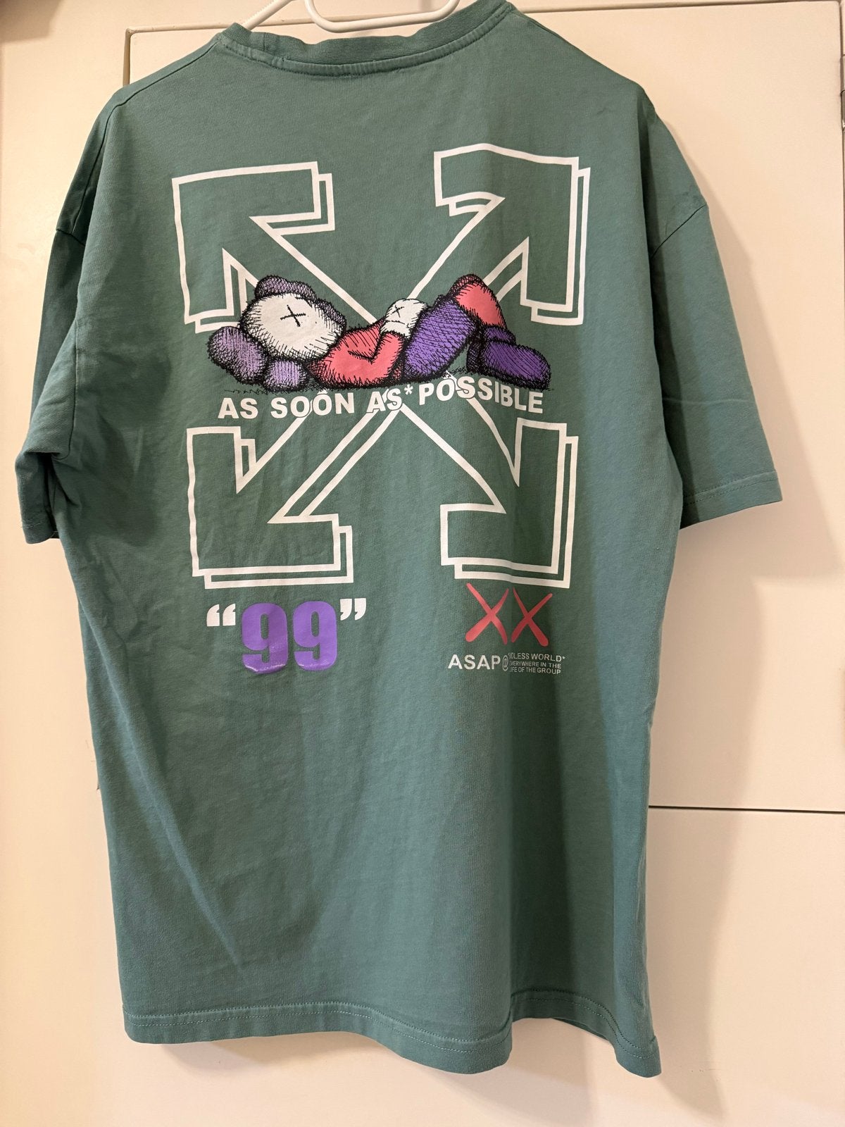 Off-White Kaws T-shirt Maat S, Ophalen of Verzenden, Zo goed als nieuw, Maat 46 (S) of kleiner, Groen