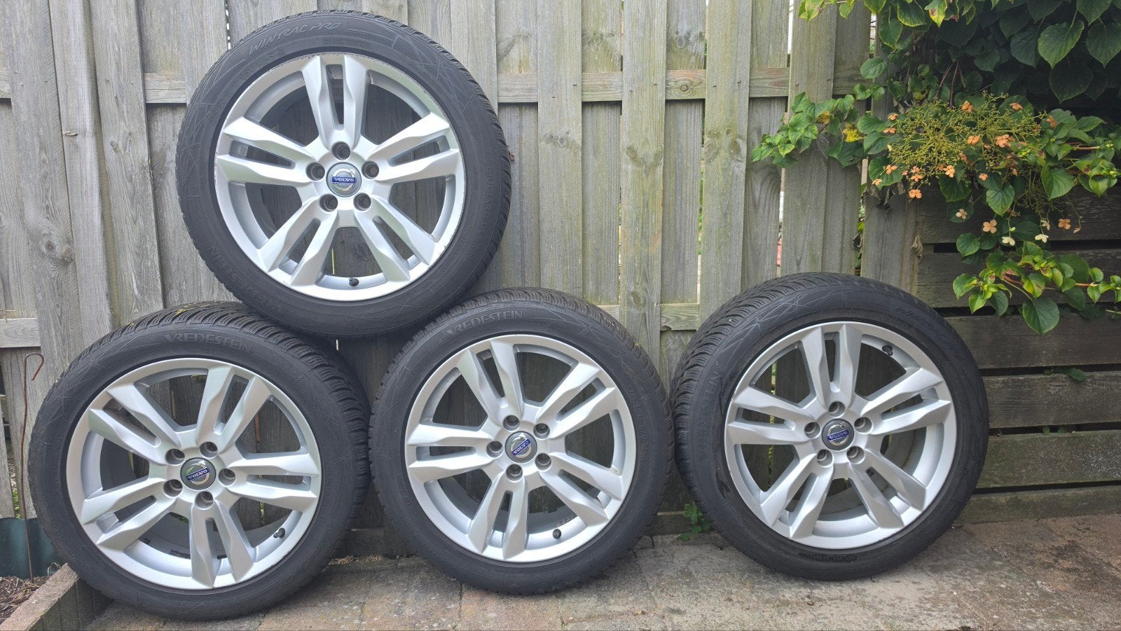 Originele Volvo 17" 5x108 + Vredestein Wintrac Pro | 6mm, Ophalen, Gebruikt, Banden en Velgen, 17 inch