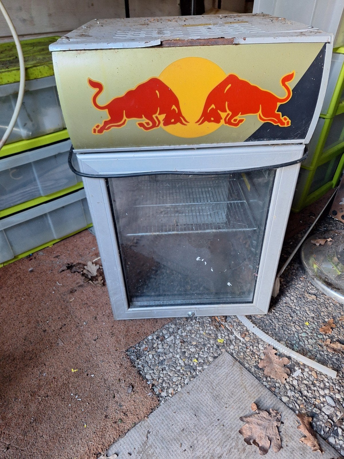 Red Bull koelkastje - Compact en stijlvol, Ophalen, Minder dan 75 liter, Zonder vriesvak, Gebruikt