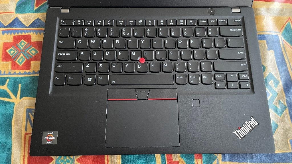 Foto 3 van Lenovo Thinkpad T495s 16GB Ryzen 5 Pro