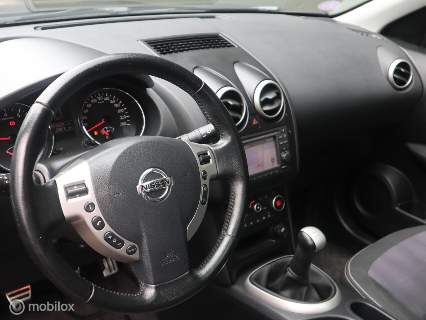 Nissan Qashqai +2 7PERSOONS 1.6 Connect Edition Navigatie|Pa, Voorwielaandrijving, Euro 5, Zwart, 7 stoelen