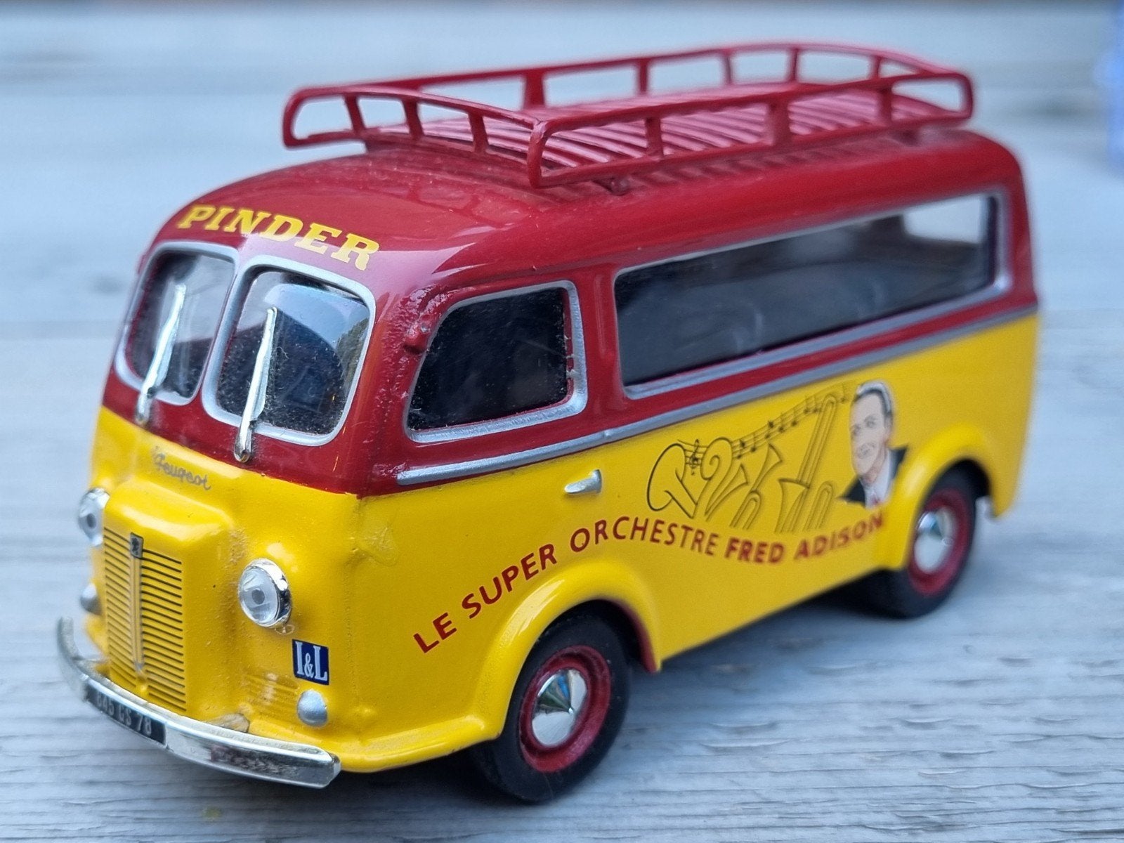 Peugeot D4A Pinder Busje - Le Super Orchestre Fred Adison, Ophalen of Verzenden, Zo goed als nieuw, Bus of Vrachtwagen