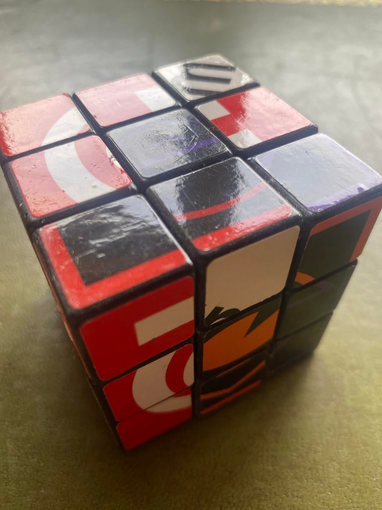 Rubiks Kubus met logo's - Uniek en uitdagend, Ophalen, Gebruikt, Jongen of Meisje