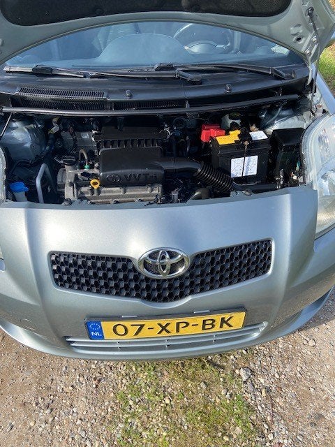 Foto 16 van Toyota Yaris AUTOMAAT met gebruikers sporen