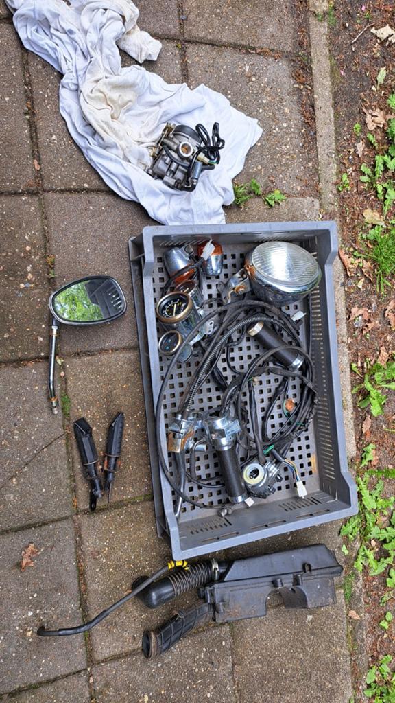 Scooter onderdelen: spiegel, carburateur, koplamp, etc., Motoren, Ophalen, Nieuw