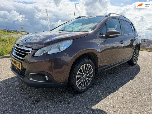 Peugeot 2008 1.2 PureTech Active Pack Premium Airco Navi PDC, Voorwielaandrijving, Euro 5, 1199 cc, Bruin