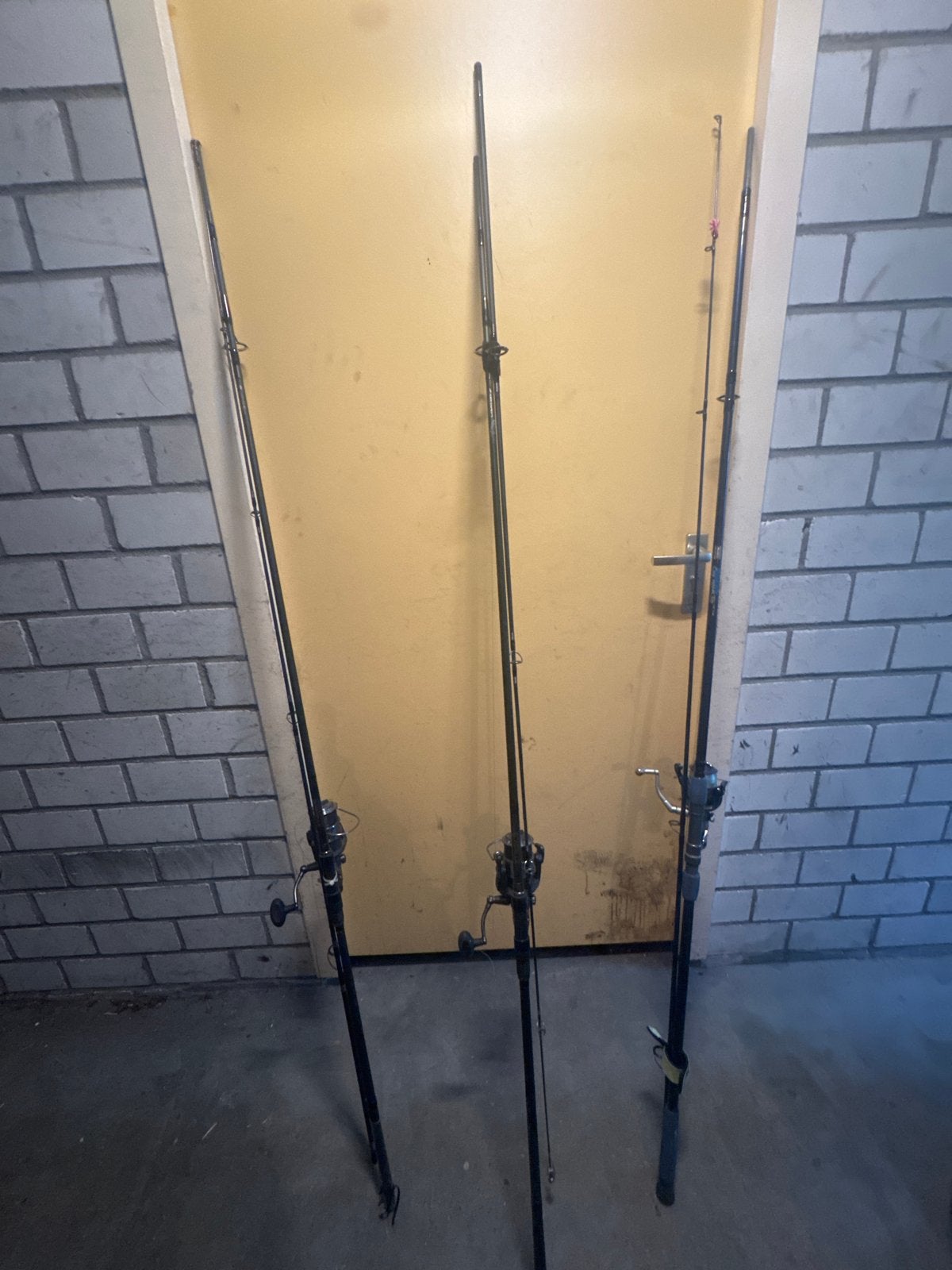 3 hengels met molens, Ophalen, Gebruikt, Complete hengel