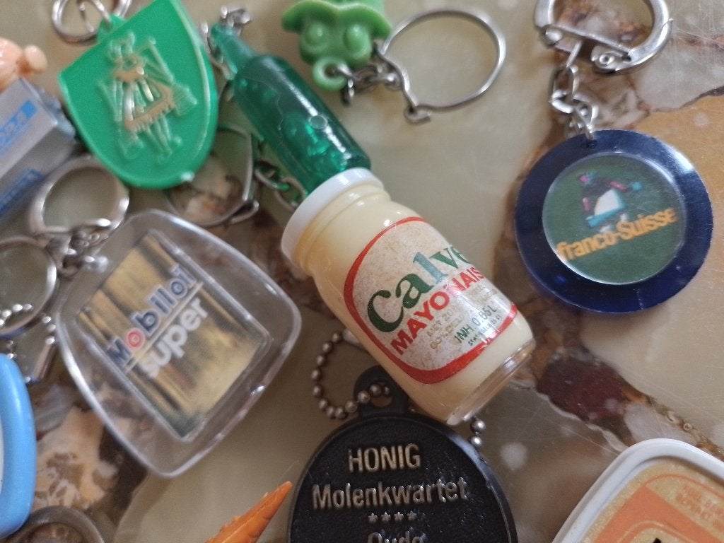 Speldjes/Sleutelhangers/Vintage/Reclame/Verzamelen/Auw, Ophalen of Verzenden, Gebruikt, Overige typen