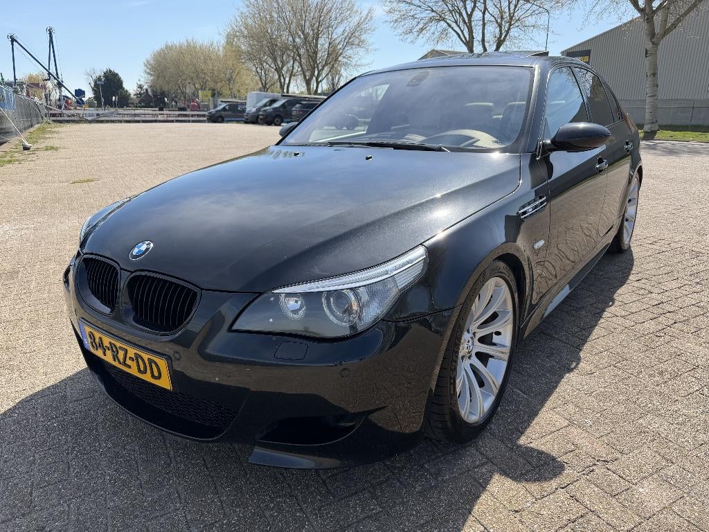 BMW M5 e60 5.0 SMG AUT 2005 Zwart, Automaat, 1730 kg, Achterwielaandrijving, 2000 kg