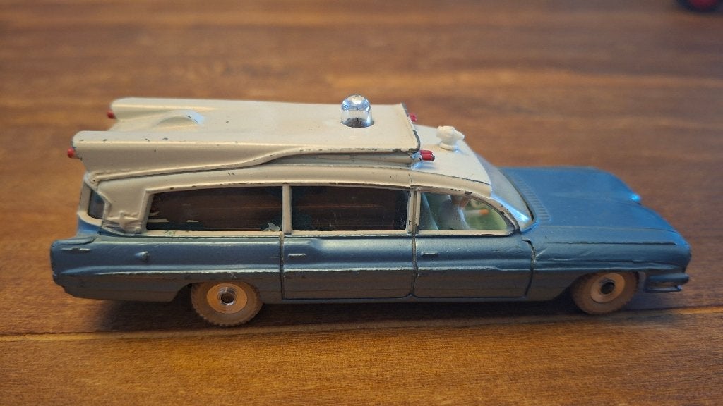 Dinky Toys, Superior Criterion Ambulance, Ophalen of Verzenden, Gebruikt, Auto, Dinky Toys
