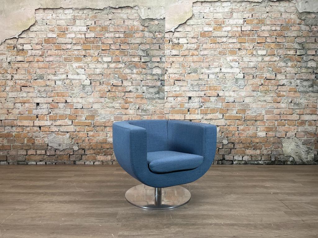 B&B Italia Tulip Armchair lichtblauw bij TheReSales, Huis en Inrichting, Minder dan 75 cm, Ophalen of Verzenden, Zo goed als nieuw
