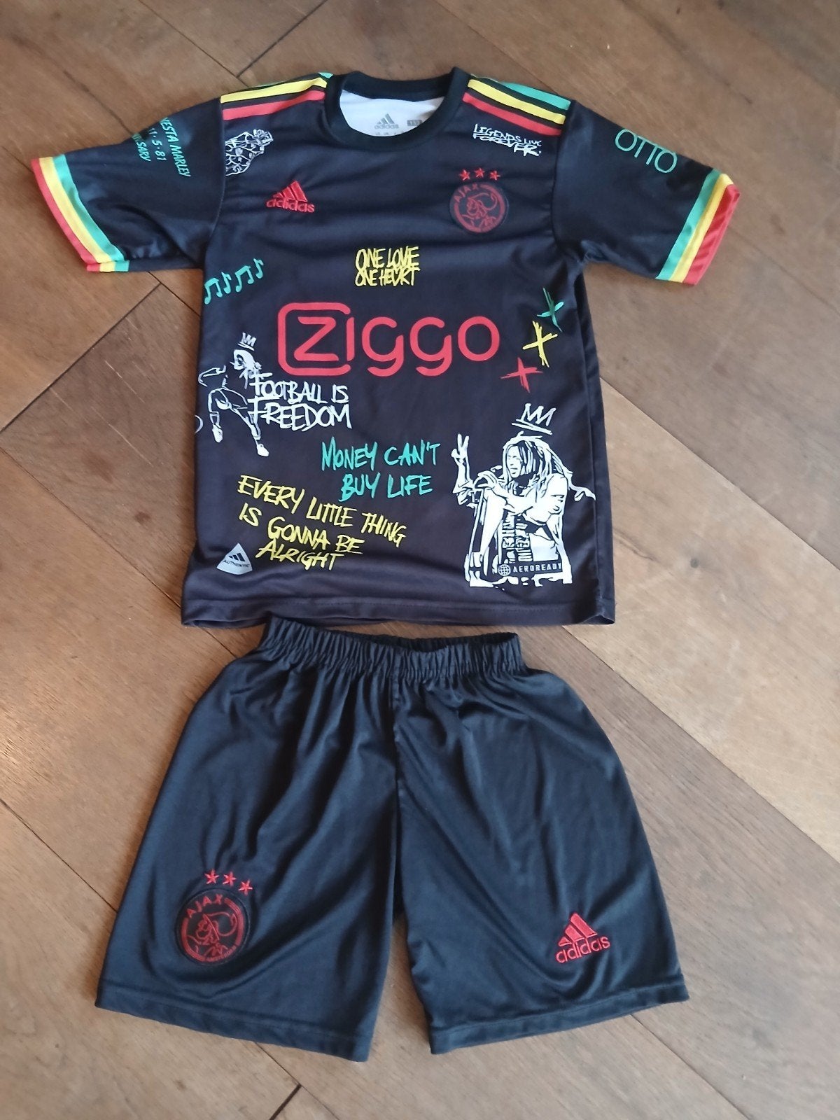 Ajax kindertenue maat 152 - Zwart met Bob Marley print, Ophalen, Adidas, Jongen of Meisje, Zo goed als nieuw
