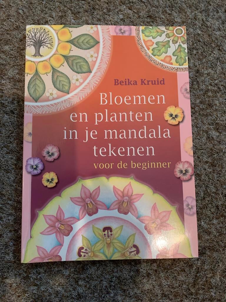 Bloemen en planten in je mandala tekenen voor de beginner, Boeken, Ophalen of Verzenden, Zo goed als nieuw, Tekenen en Schilderen