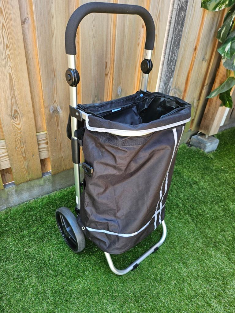 Zo goed als nieuwe trolley., Ophalen, Zo goed als nieuw, Zwart, 30 cm of meer