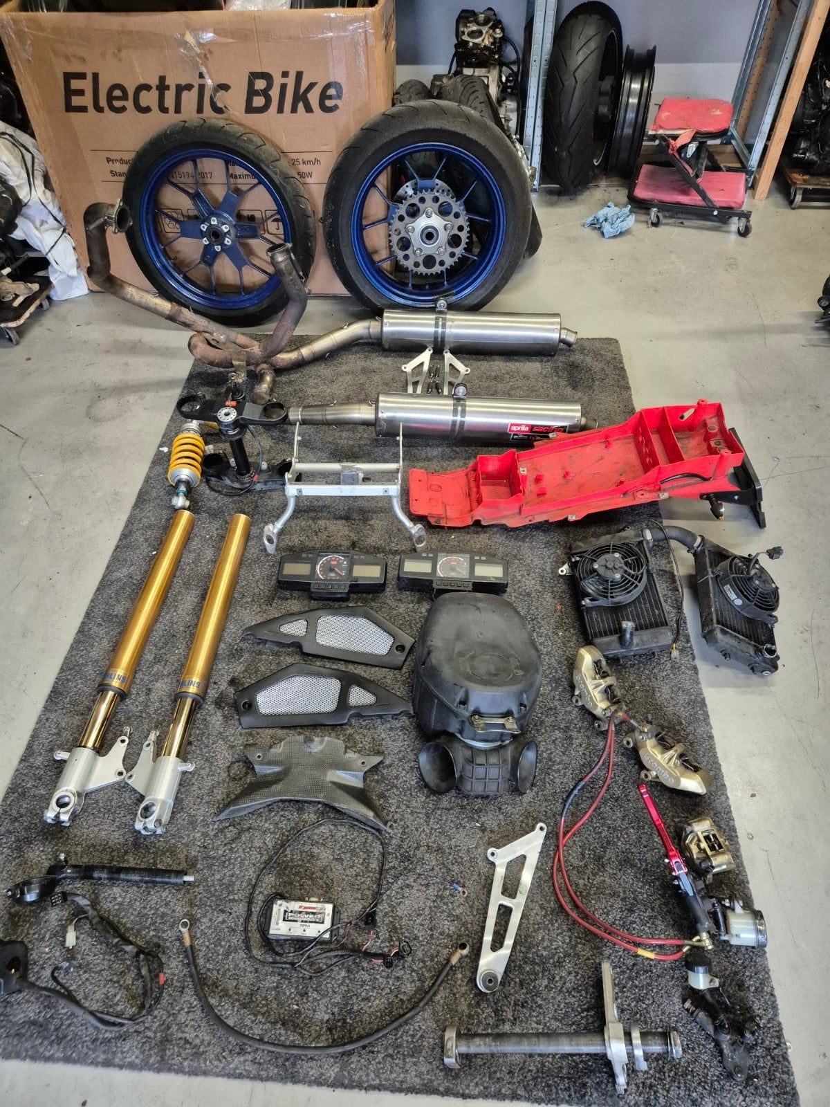 Aprilia RSV Mille / Tuono gen1 onderdelen (ohlins, oz, carb), Motoren, Onderdelen | Overige, Gebruikt, Aprilia, Aprilia, Ophalen of Verzenden