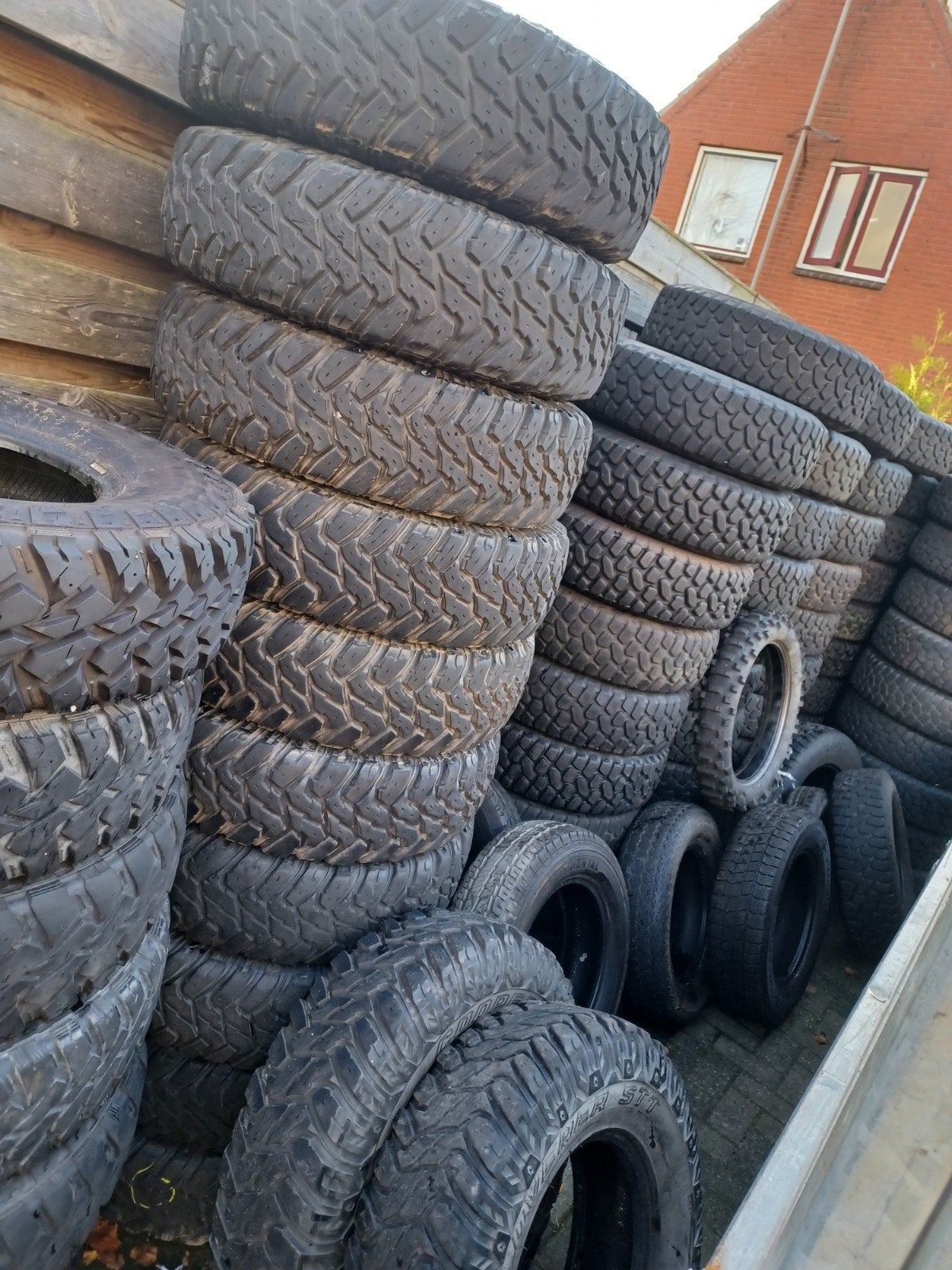 Cooper 235 85 R16 Discoverer STT Pro banden, Gebruikt, 701 Lima Avenue, Findlay, Ohio, 45840, USA, Info@coopertire.com, Cooper Tire & Rubber Company
