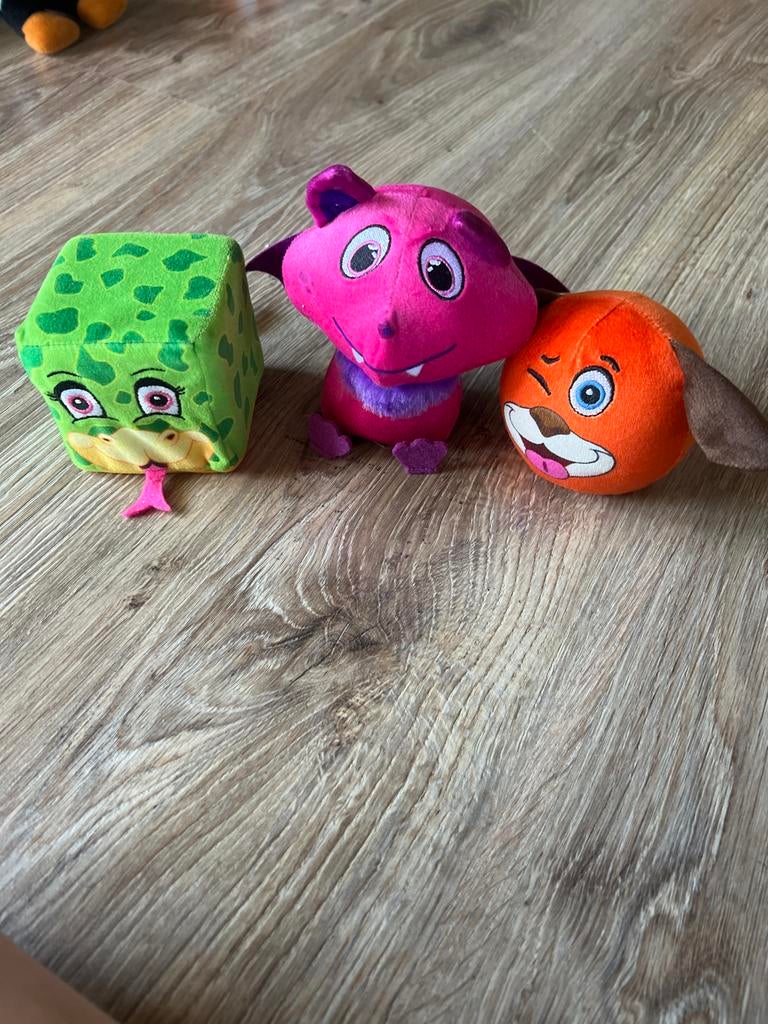 Leuke knuffels: slang, vleermuis en hondje, Klein (minder dan 20 cm), Gebruikt, Groen, Hond