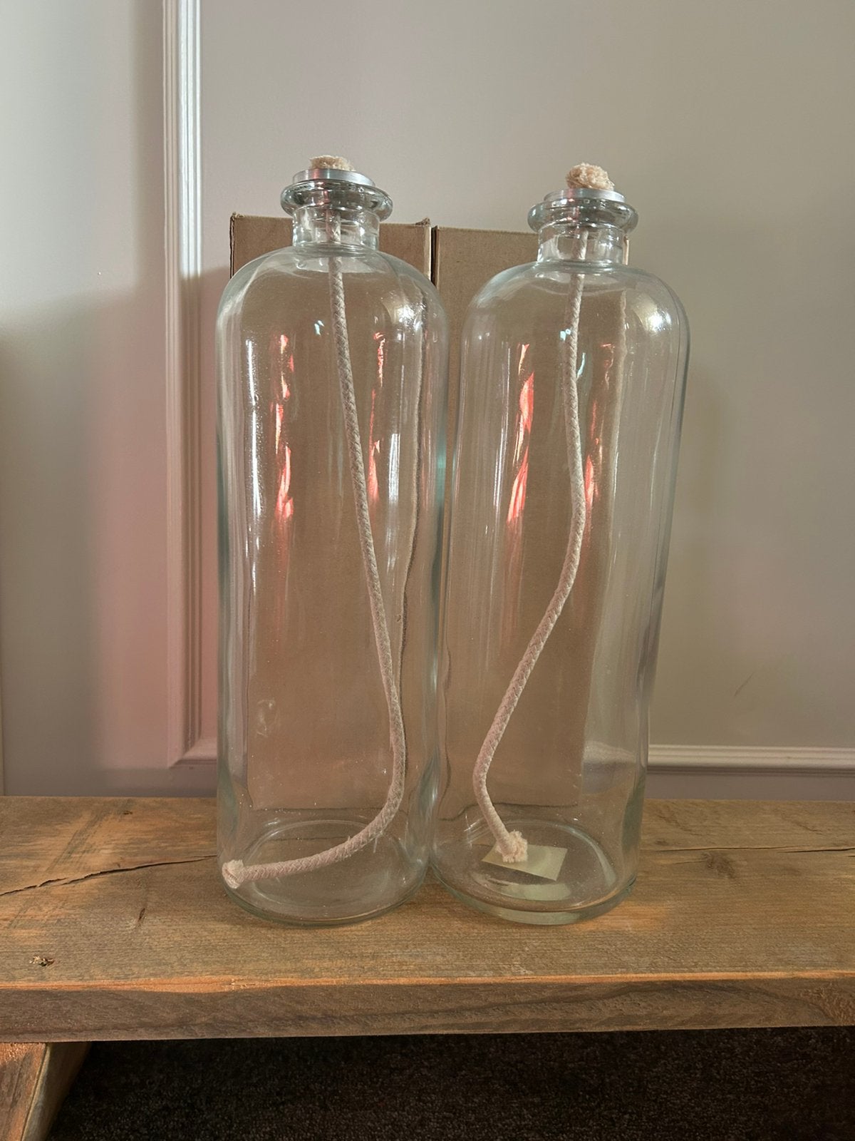 2 Olie flessen, met londje( nieuw in de doos), Glas, Ophalen of Verzenden, Nieuw