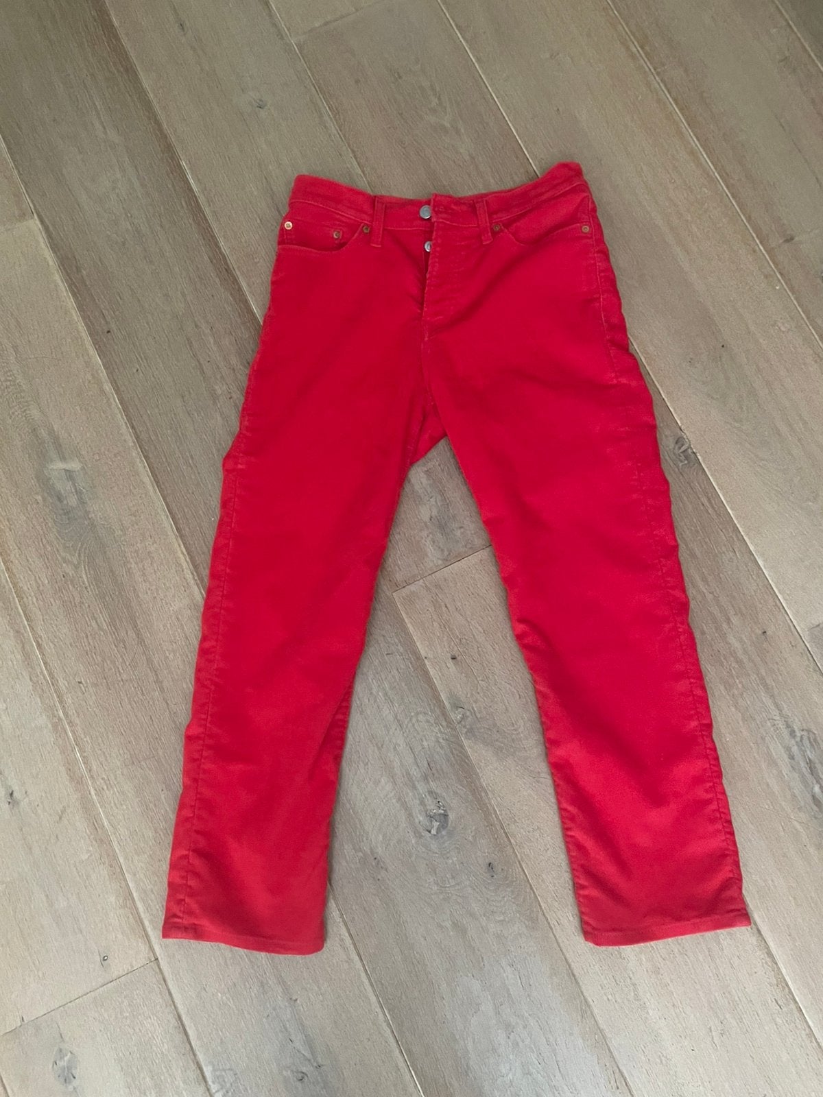 Levi’s ribcage straight 28 rib corduroy rood, Ophalen of Verzenden, Zo goed als nieuw, Maat 36 (S), Lang