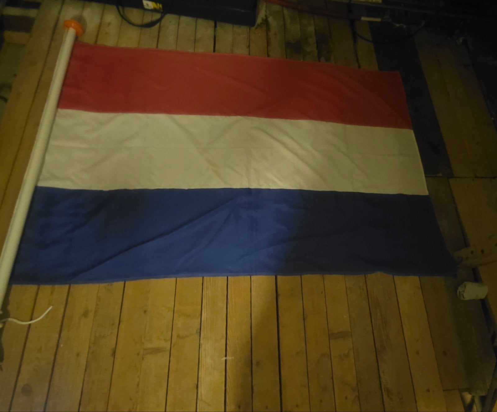 Nederlandse vlag, Ophalen