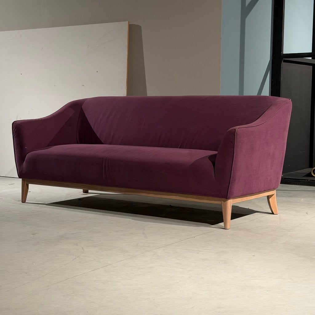 Unieke retro bank stof roze paars met eiken poot, Ophalen, Japandi, Rechte bank, Driepersoons