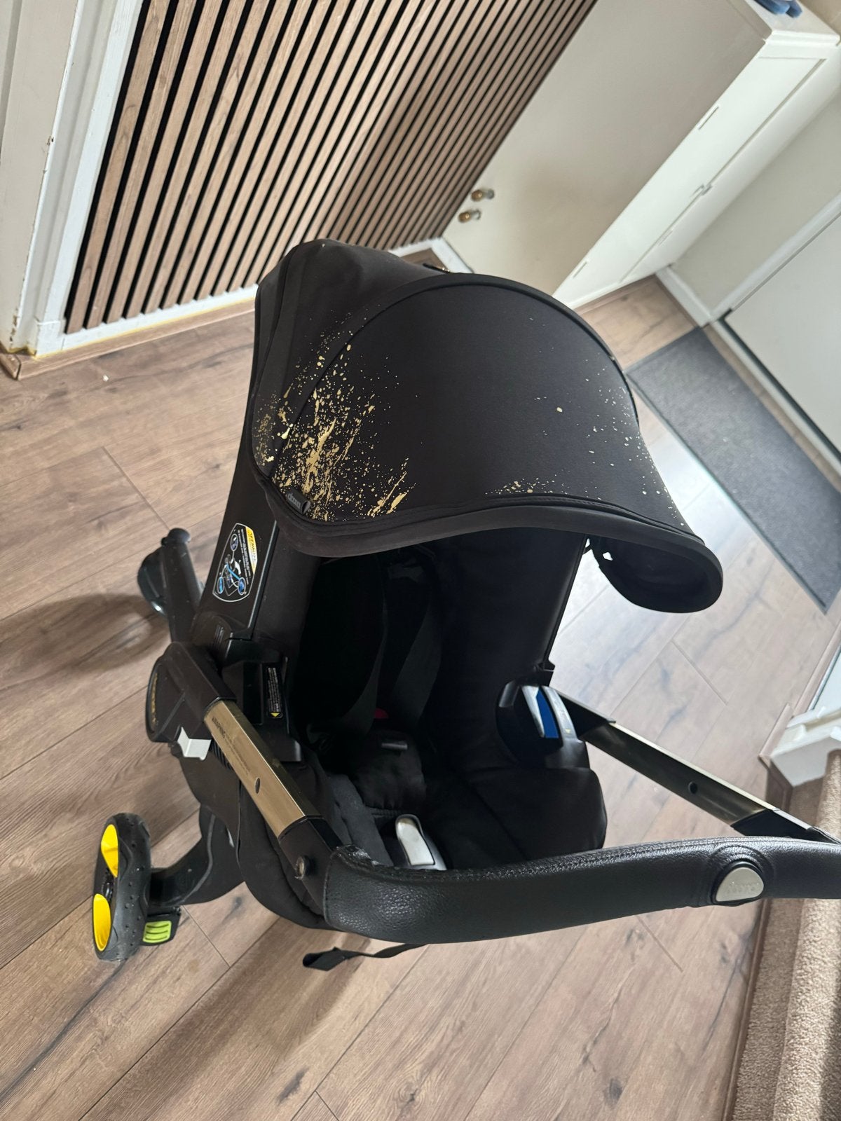 Doona autostoel en kinderwagen in één - Zwart/Geel, Kinderen en Baby's, Overige merken, Ophalen of Verzenden, 0 t/m 13 kg, Gebruikt