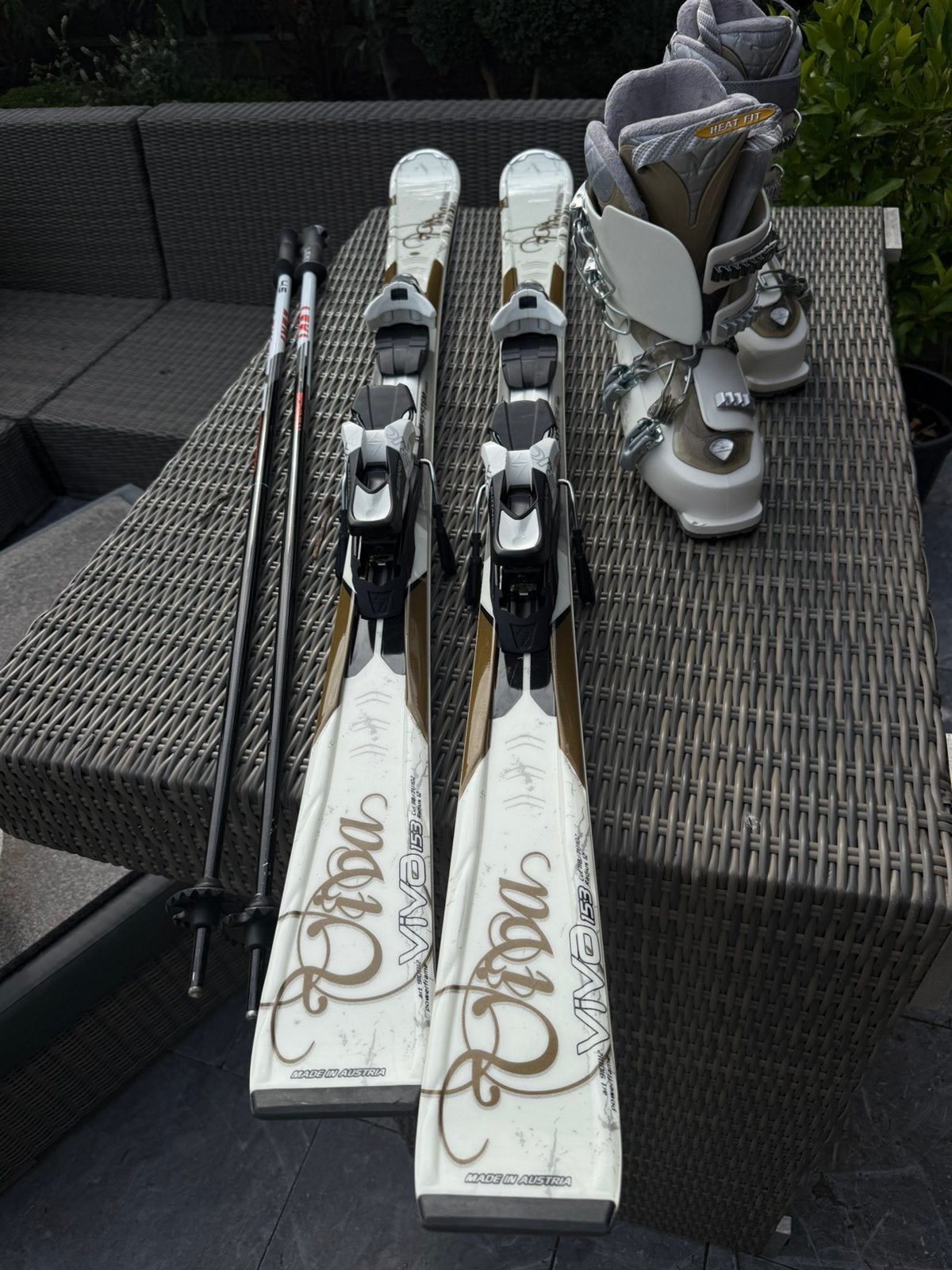Complete ski set (goud zilver)/1 dag op geskied ivm ongeluk, 160 tot 180 cm, Nieuw, Skiën, Ski's