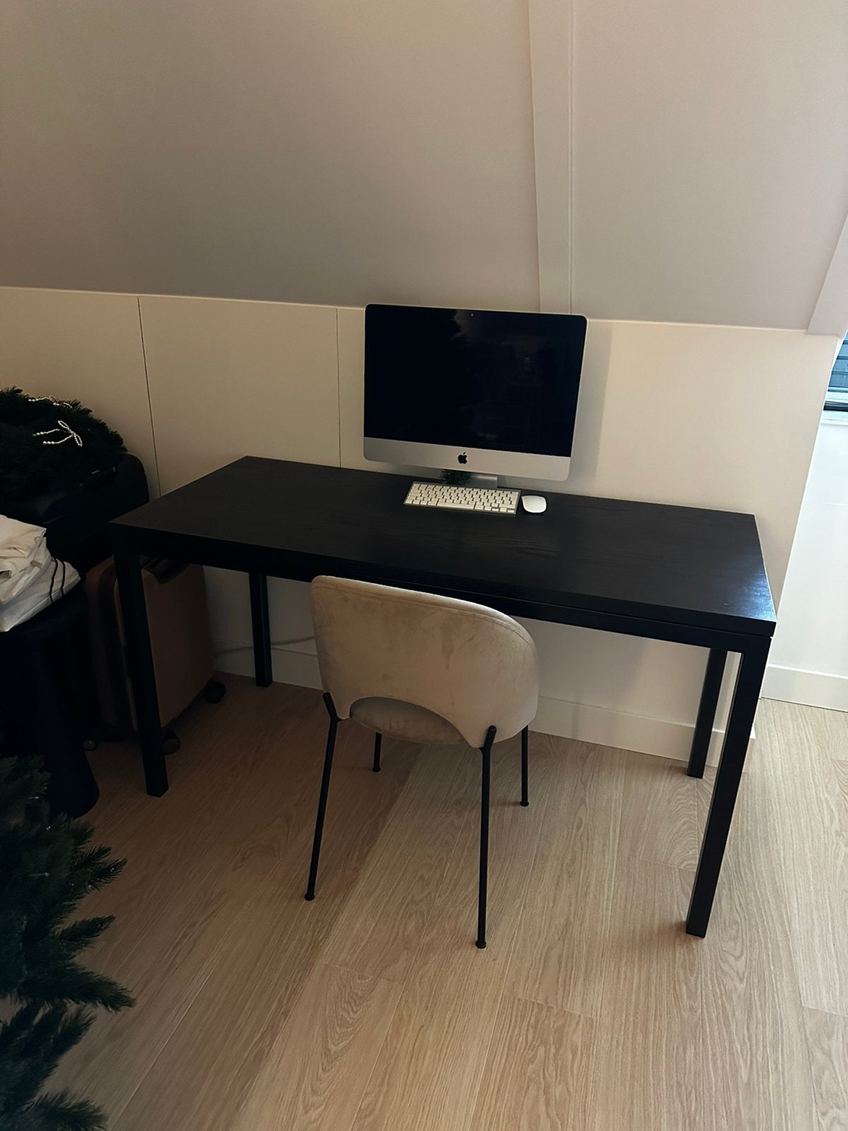 Zwart bureau eikenblad met stalen frame 140x60, Ophalen, Zo goed als nieuw