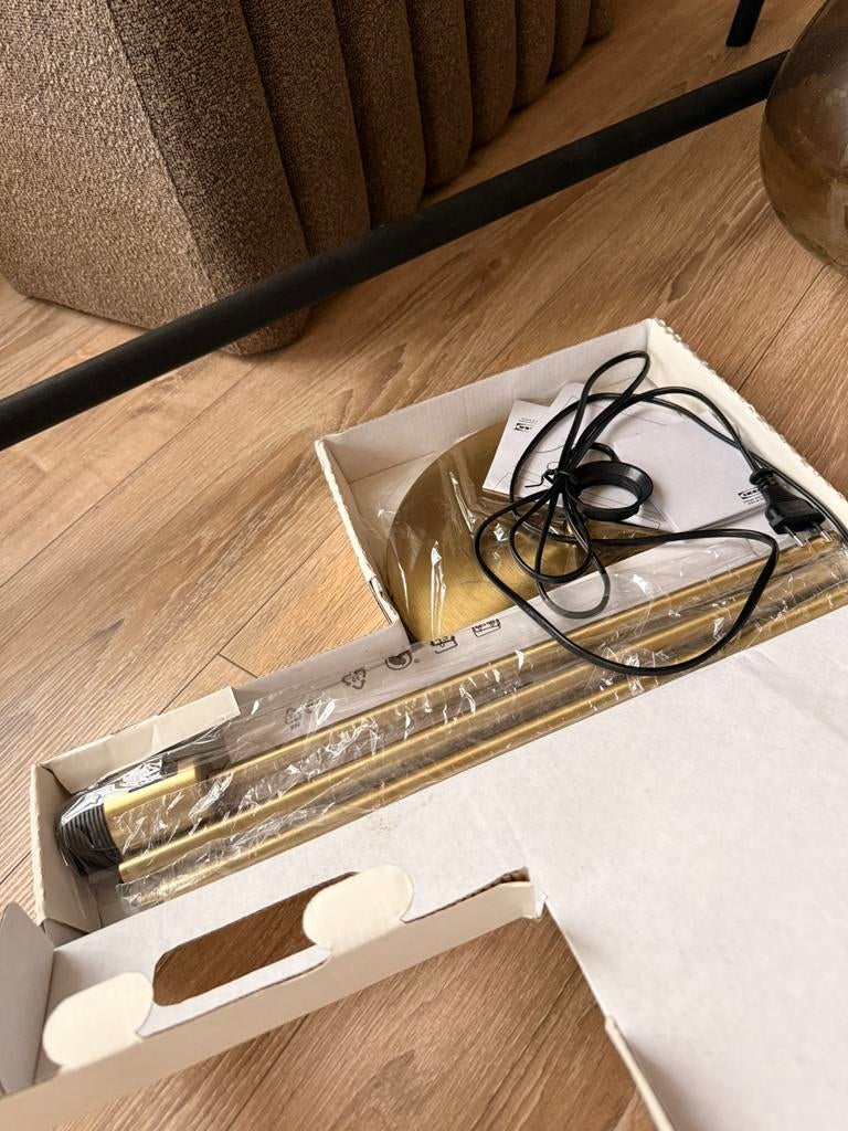 Vloerlamp Nieuw in doos, Huis en Inrichting, Lampen | Vloerlampen, Ophalen, Nieuw