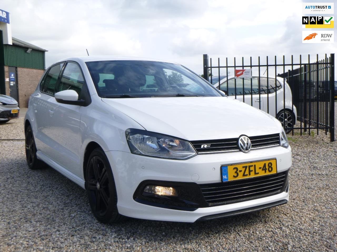 Volkswagen Polo 1.2 TSI R-LINE 2X, Auto's, Euro 6, 4 cilinders, Wit, Origineel Nederlands