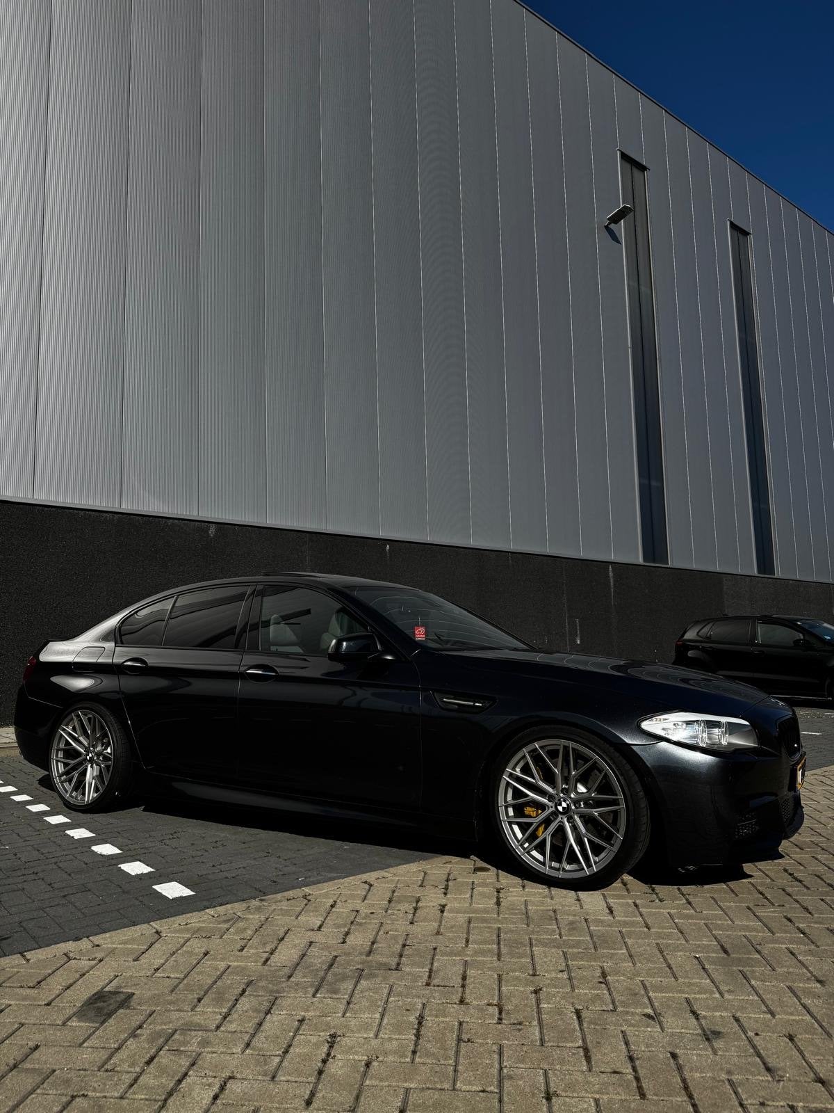 BMW 5-Serie 4.4 I 550 AUT 2010 Grijs, Automaat, Dealer onderhouden, Achterwielaandrijving, 8 cilinders